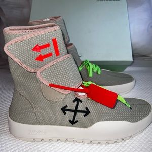Off-White Moto wrap sneaker light grey black